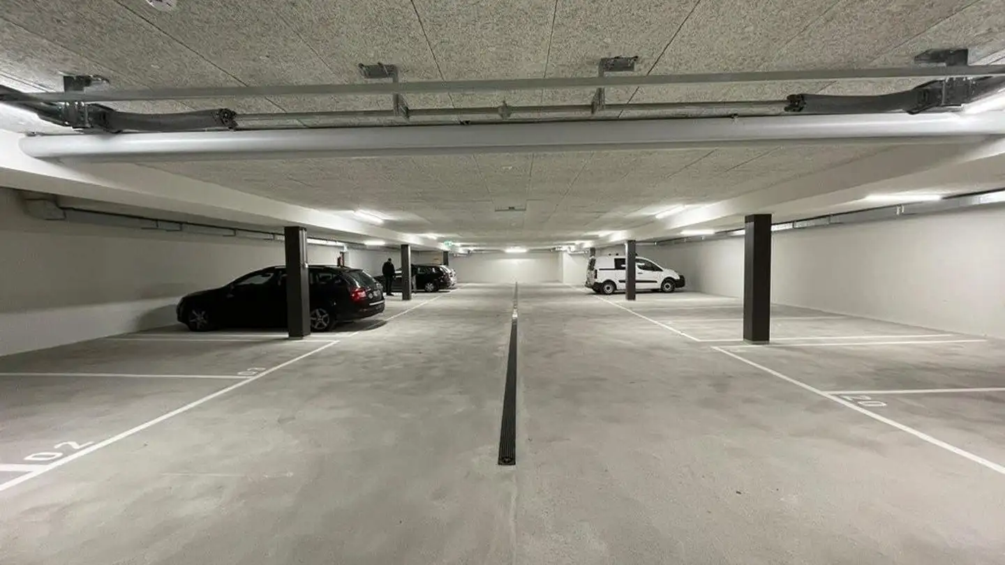 Place de parking intérieure pour moto à louer - Hofwiesenstrasse 207, 8057 Zürich - Photo 2