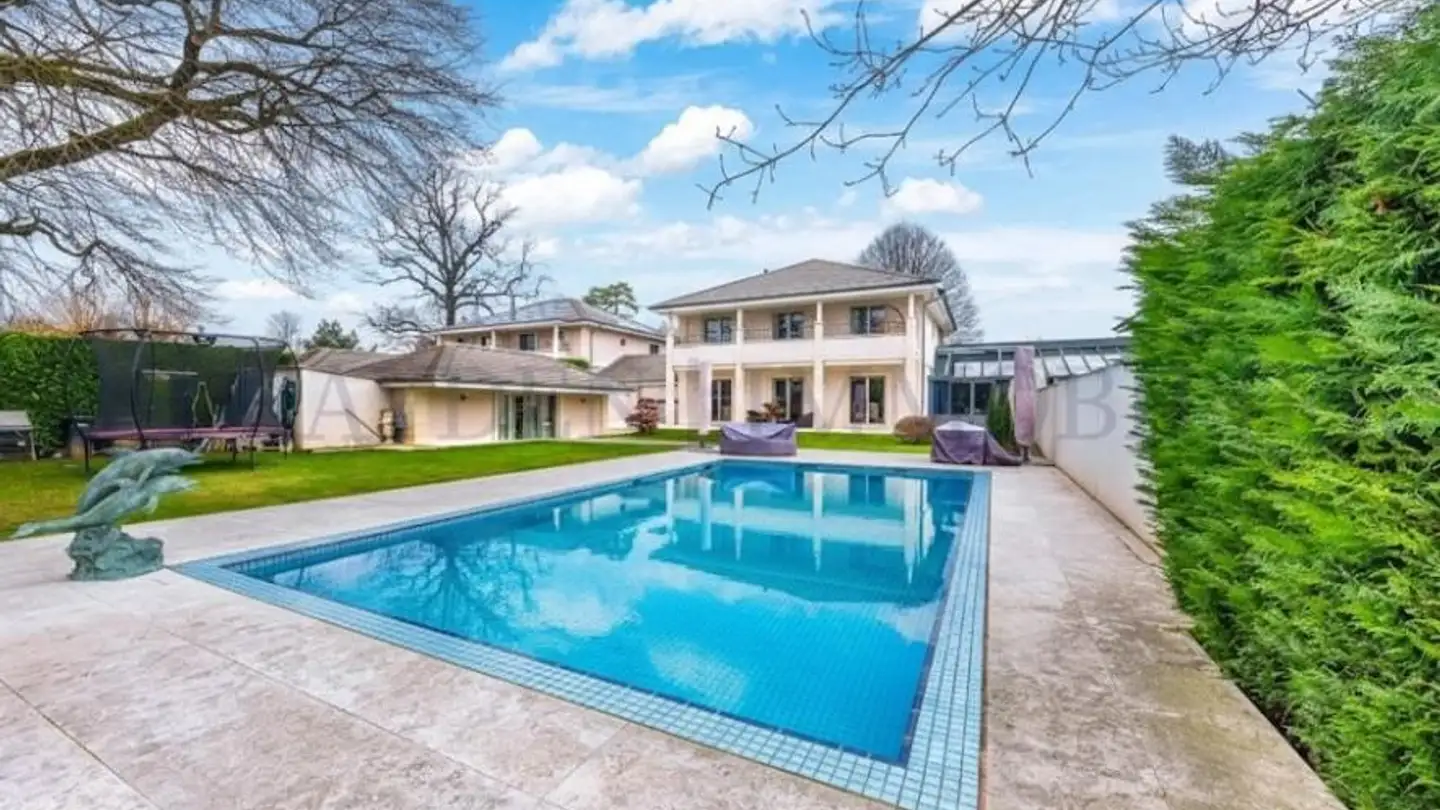 Single house for sale - 1231 Conches