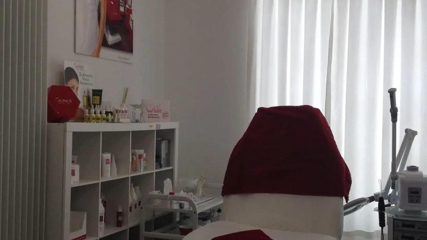 Commercial à louer - Albisriederstrasse 349, 8047 Zürich
