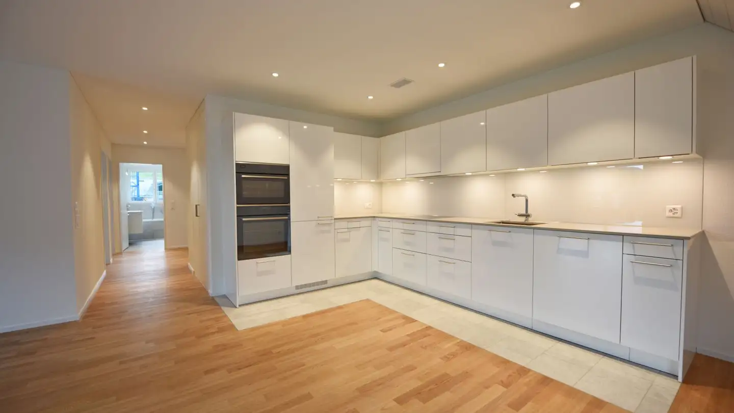 Dachgeschosswohnung mieten - Dorfstrasse, 8484 Weisslingen - Foto 2