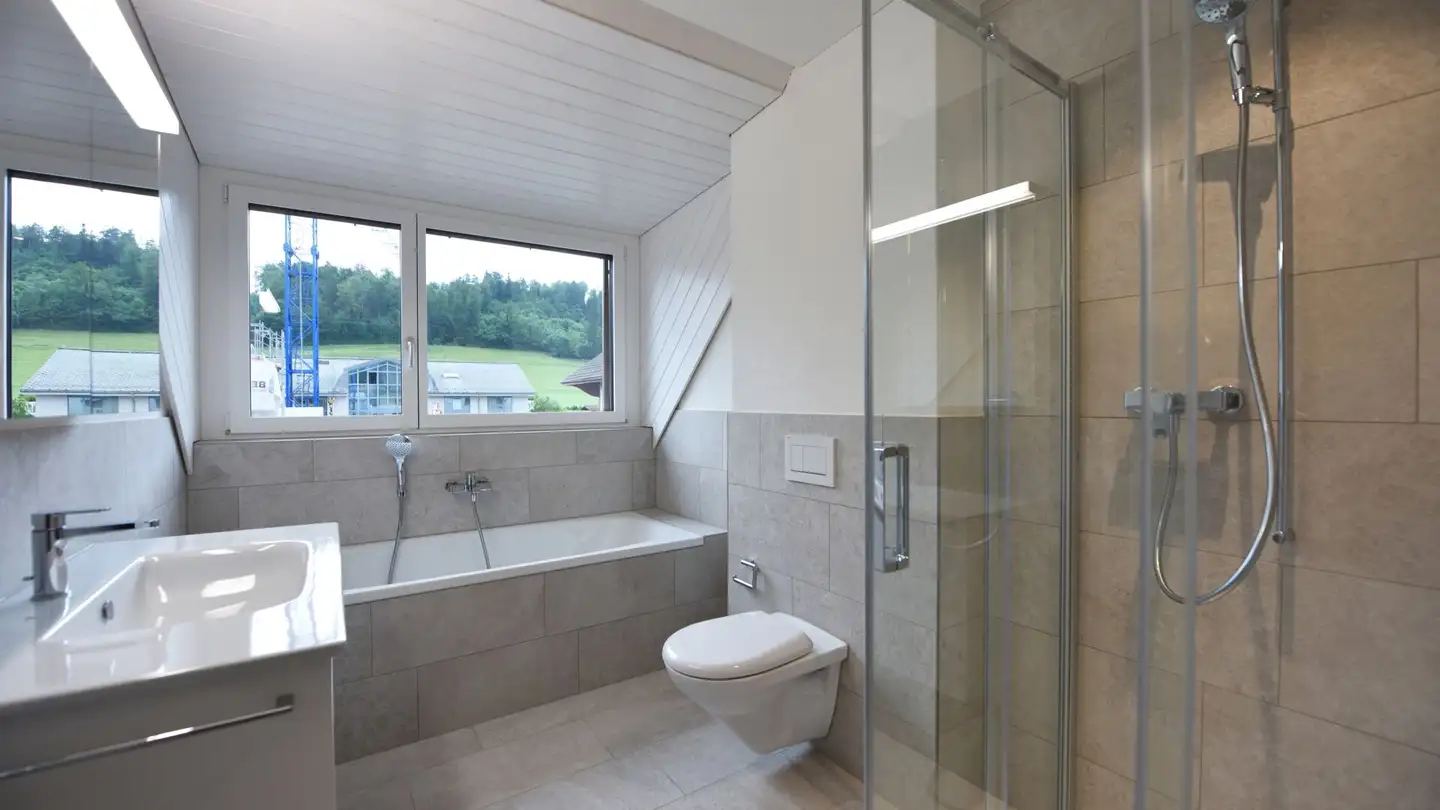 Dachgeschosswohnung mieten - Dorfstrasse, 8484 Weisslingen - Foto 3