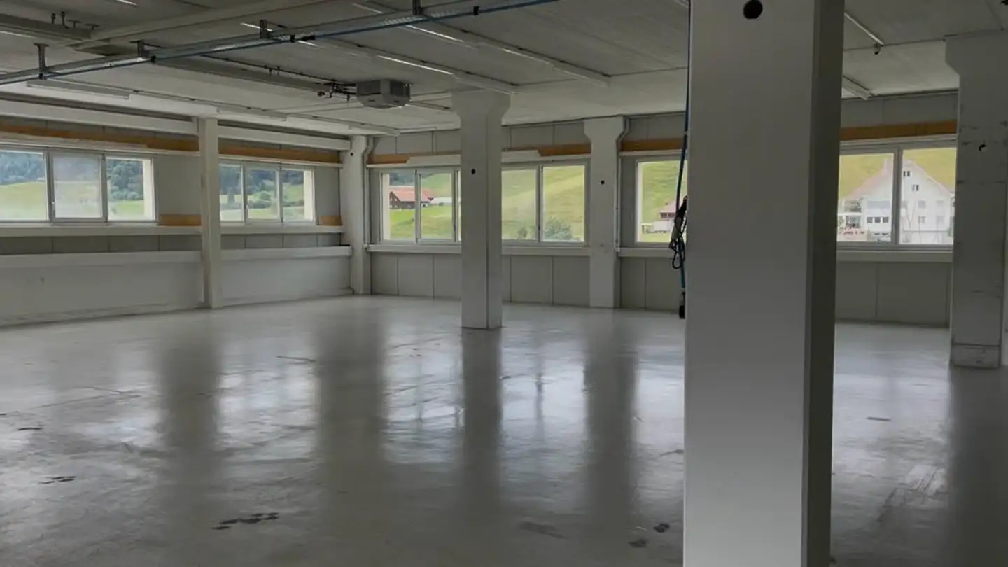 Espace de stockage à louer - 8840 Trachslau