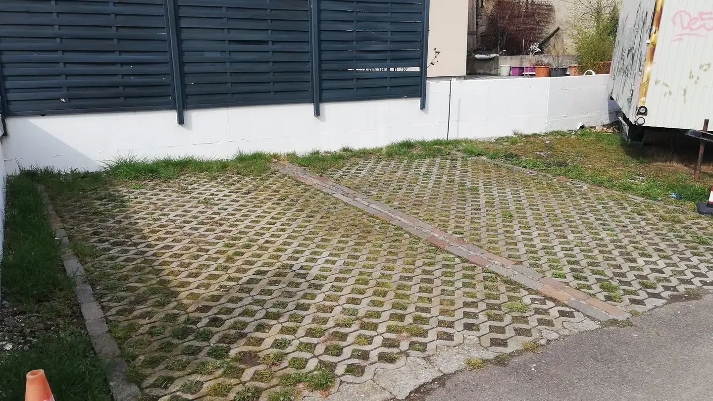 Outdoor parking space for rent - Bennwilerstrasse, 4431 Bennwil