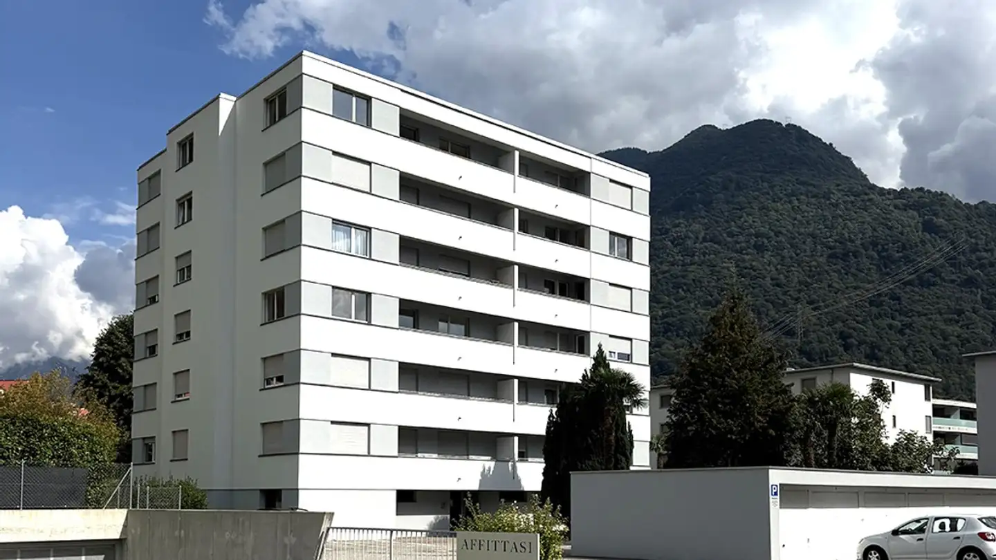 Dachgeschosswohnung kaufen - 6532 Castione