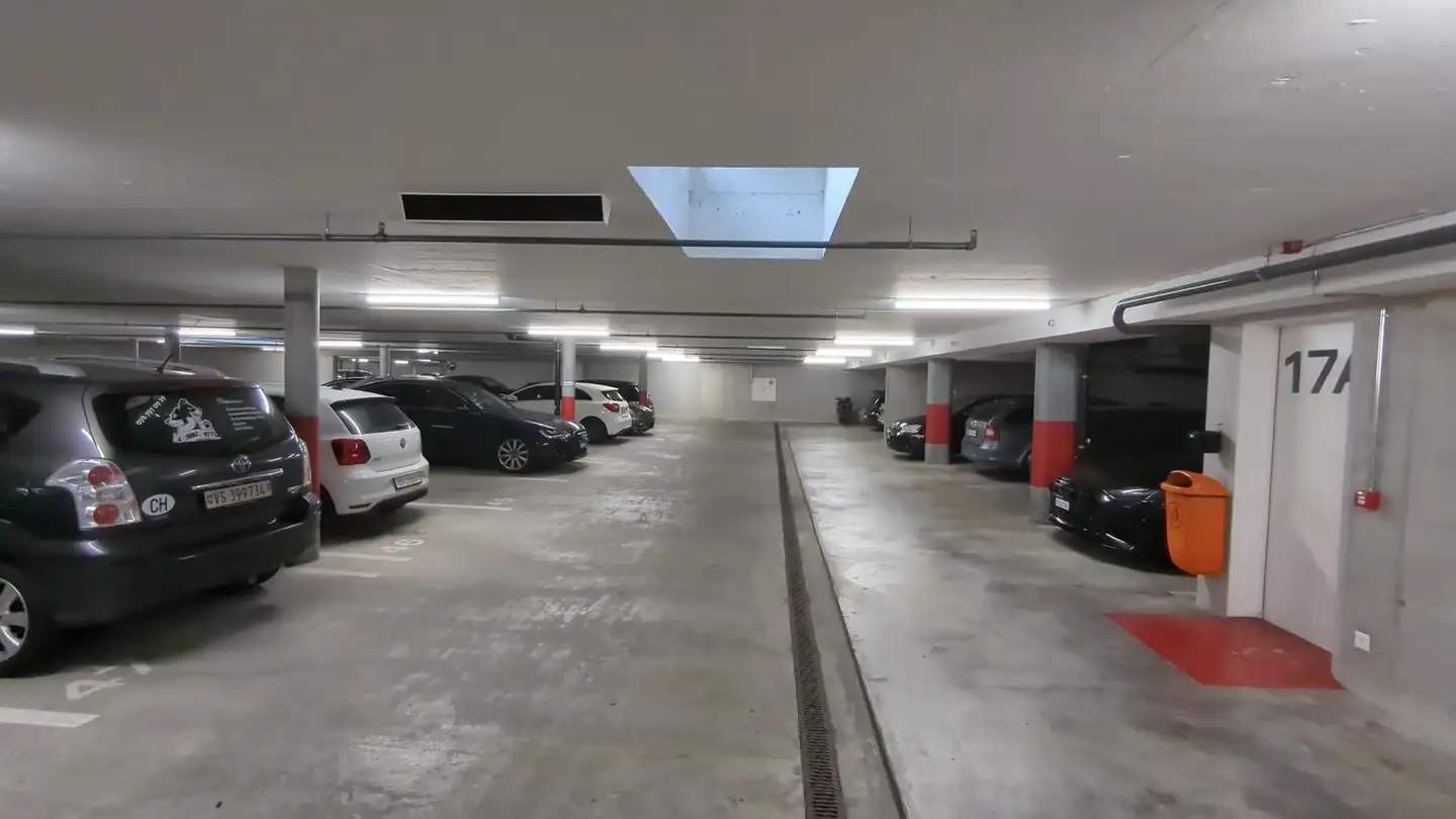 Place de parking extérieure à louer - Avenue Des Platanes 17c, 3960 Sierre - Photo 4