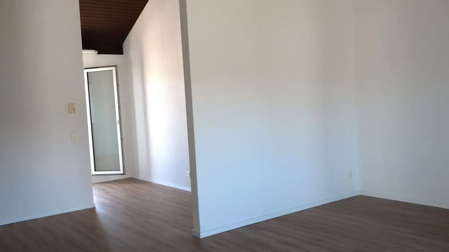 Dachgeschosswohnung mieten - Bärenweidstrasse 21, 8833 Samstagern - Foto 4