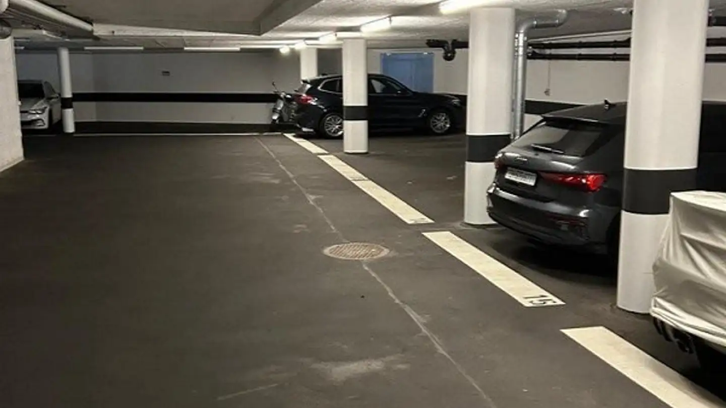 Place de parking souterraine à louer - Balgriststrasse 37, 8008 Zürich - Photo 2
