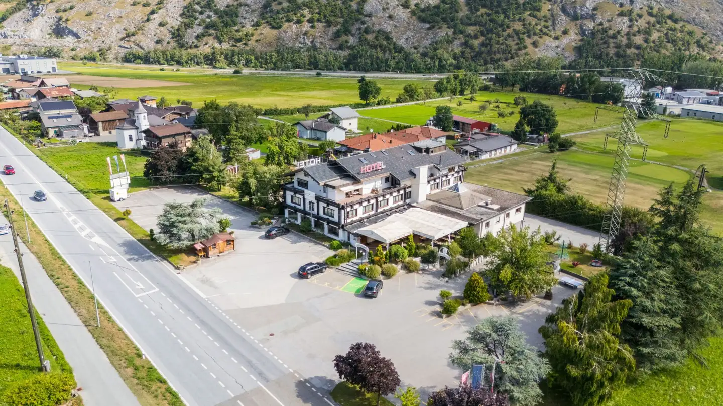 Hotel for sale - 3952 Susten