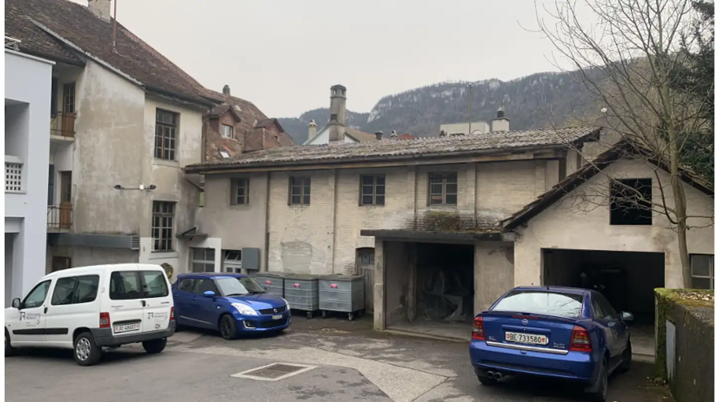 Mischgenutztes Gebäude kaufen - 2740 Moutier