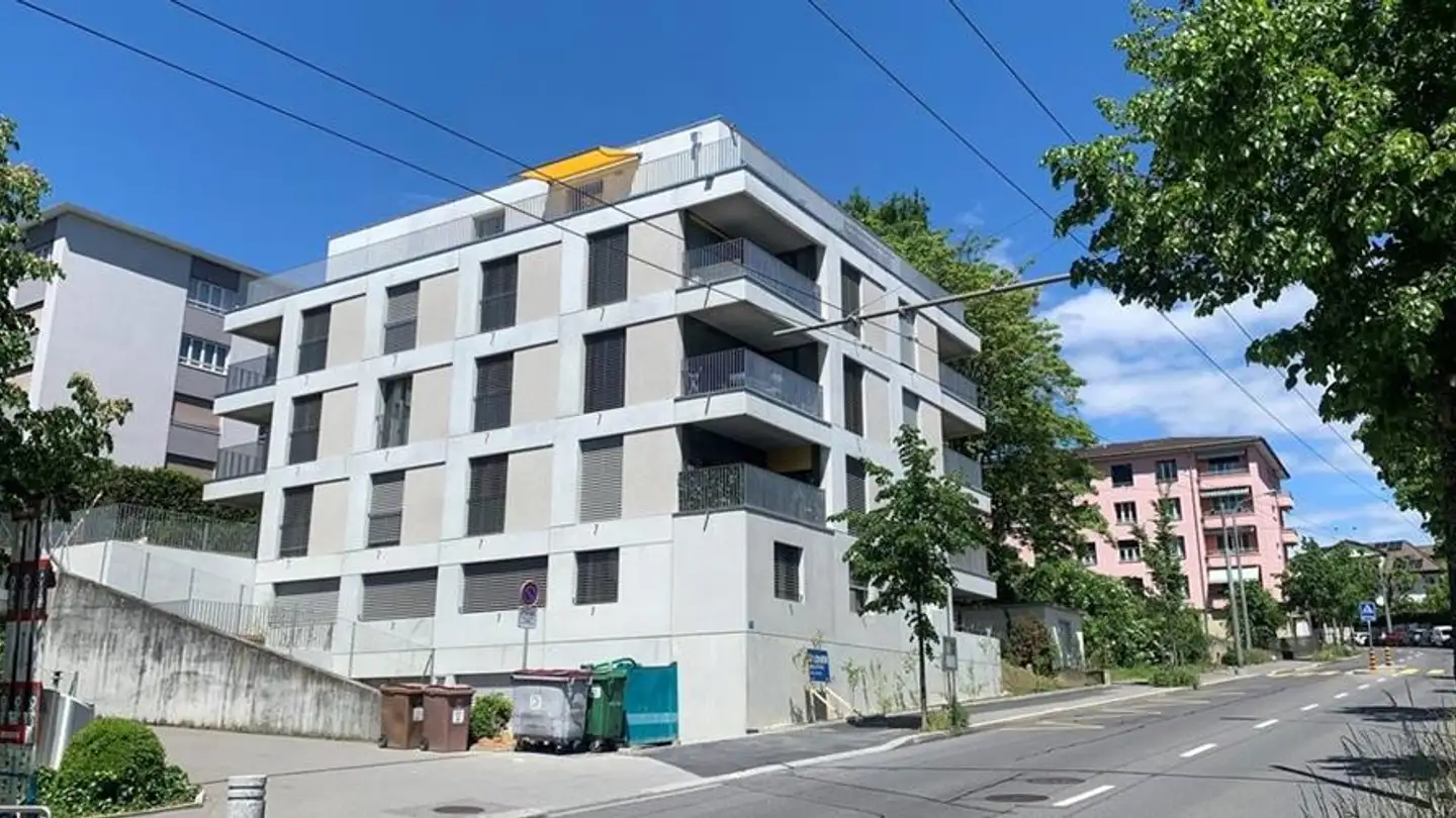 Place de parking intérieure pour moto à louer - Avenue Victor-Ruffy 75, 1012 Lausanne