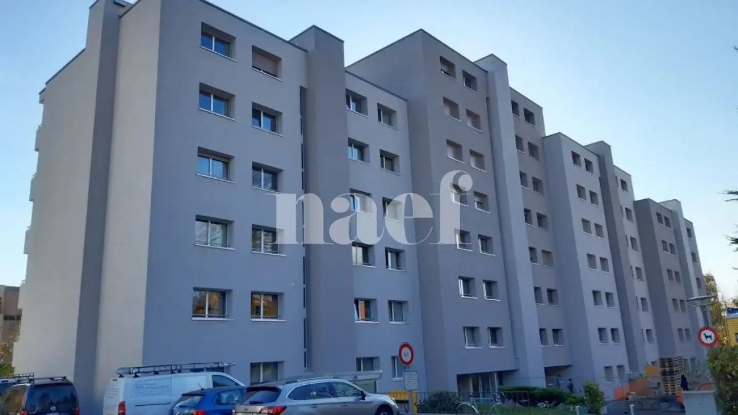 Indoor motorbike parking space for rent - Route De Saint-Cergue 52, 1260 Nyon