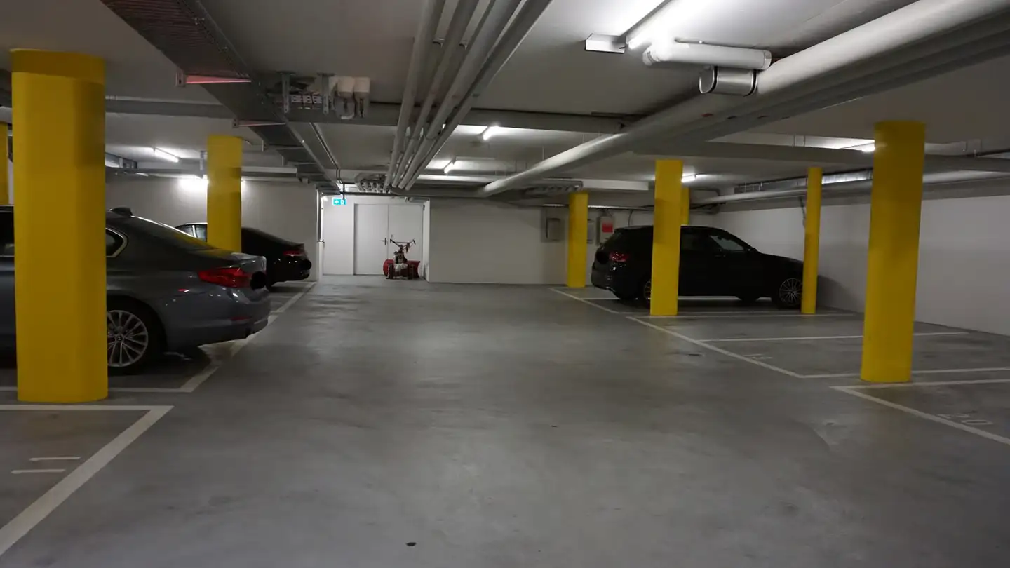 Tiefgaragenstellplatz mieten - Zürichstrasse 10, 8600 Dübendorf