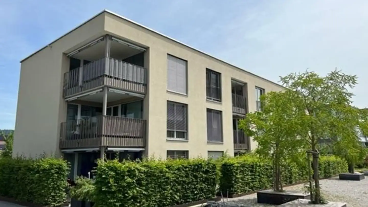 Place de parking souterraine à louer - Tumbelenstrasse 54, 8330 Pfäffikon ZH