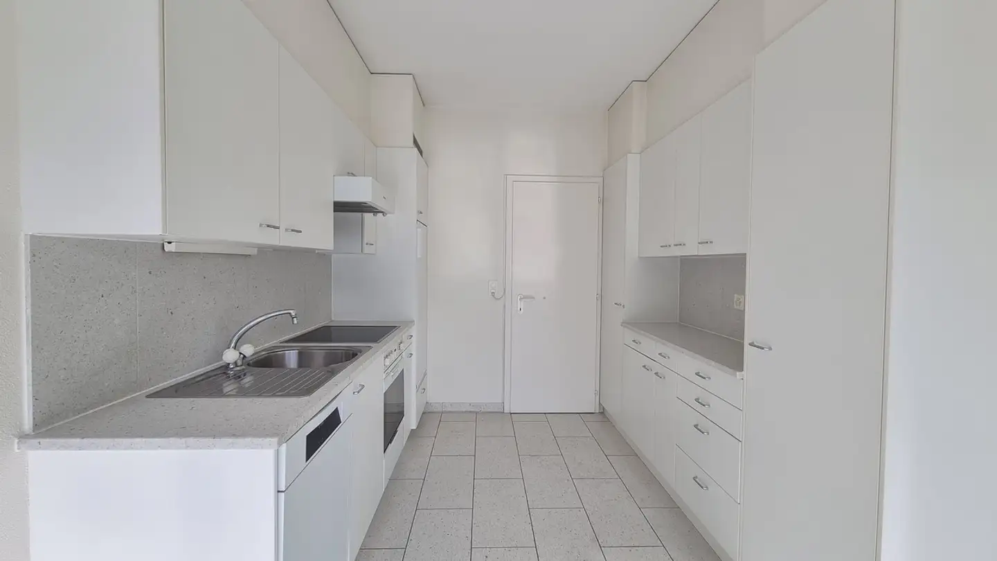 Apartment for rent - Avenue Du Théâtre 4, 1870 Monthey - Photo 3