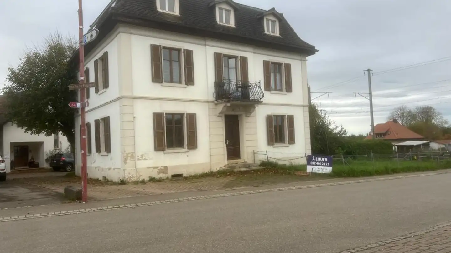 Residential building for sale - 2950 Courgenay