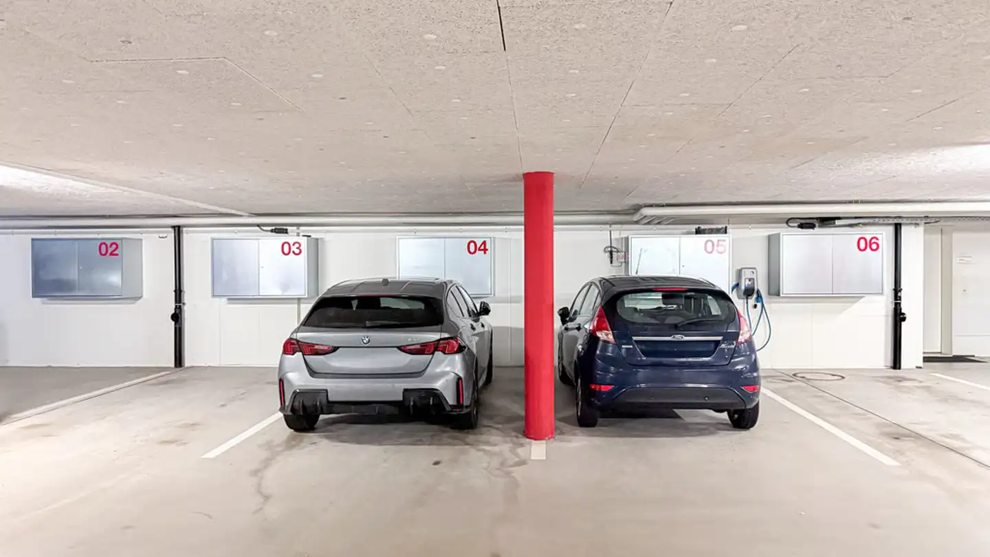 Place de parking souterraine à louer - Rietbrunnen 28, 8808 Pfäffikon SZ