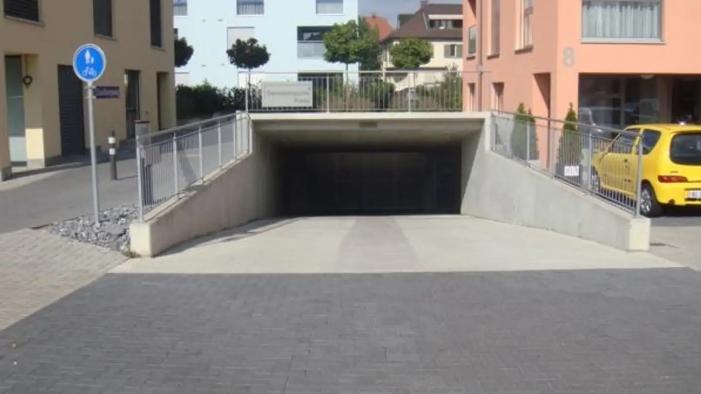 Place de parking souterraine à louer - Aarauerstrasse 8, 5600 Lenzburg