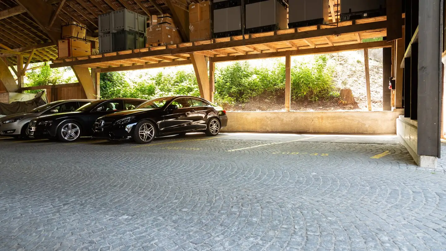 Überdachter Parkplatz mieten - Edikerstrasse 20d, 8635 Dürnten - Foto 2