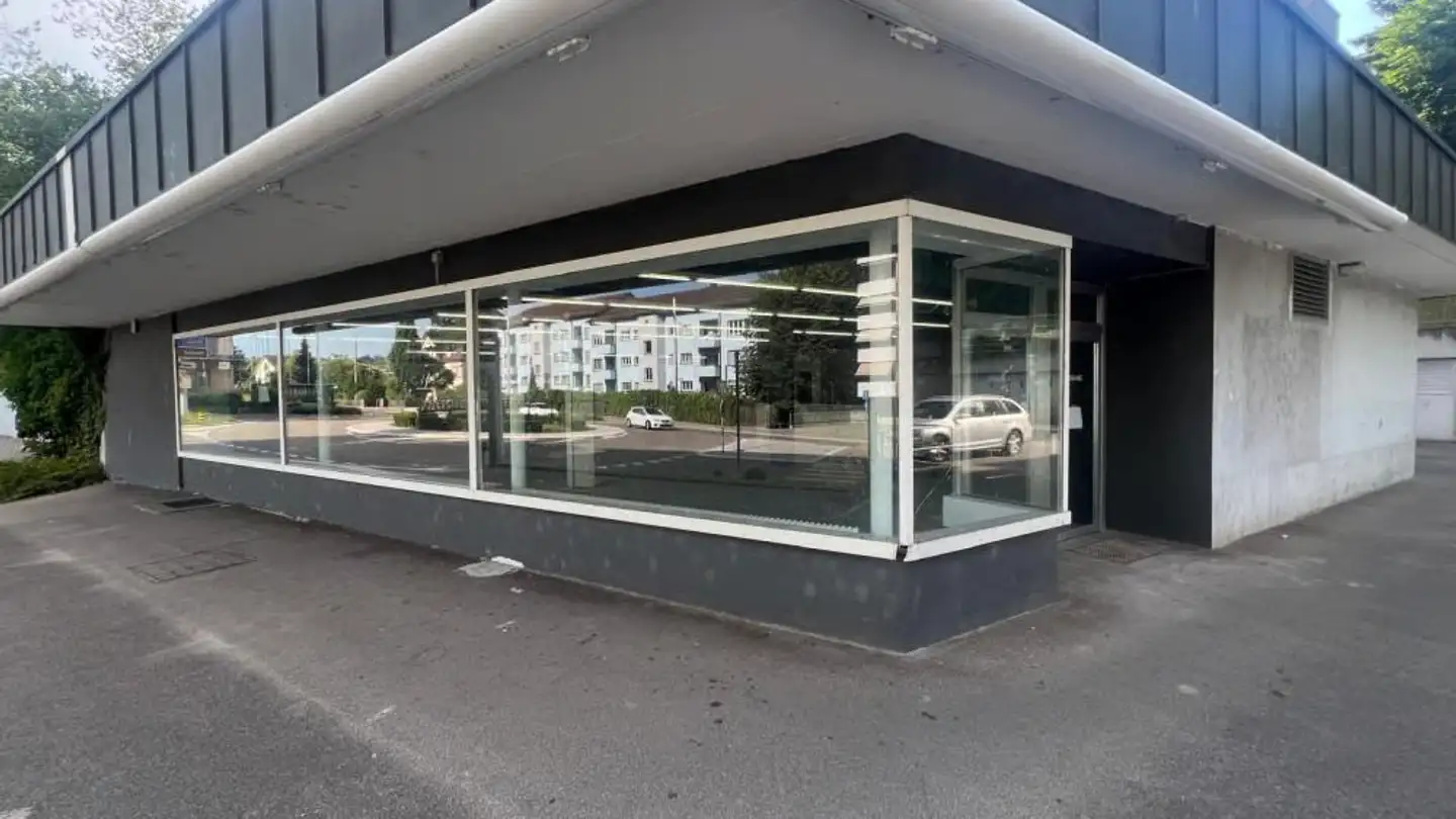Shop for rent - Charlottenweg 1, 8212 Neuhausen am Rheinfall