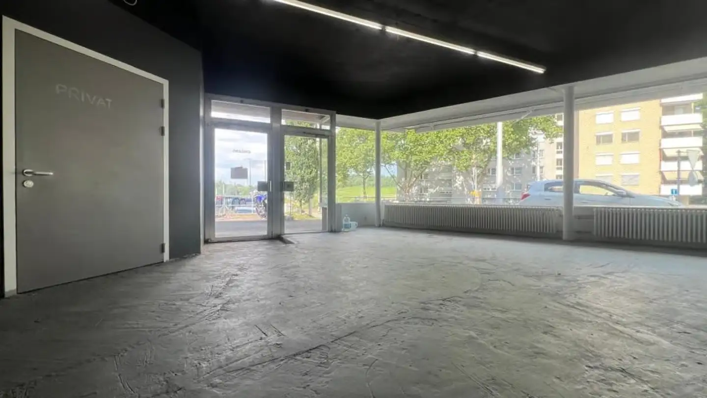 Shop for rent - Charlottenweg 1, 8212 Neuhausen am Rheinfall - Photo 3