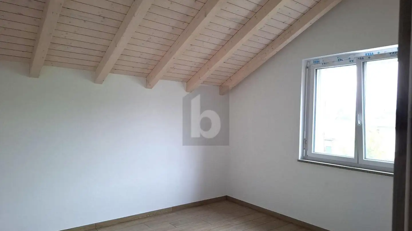 Attique à louer - 2830 Courrendlin - Photo 3