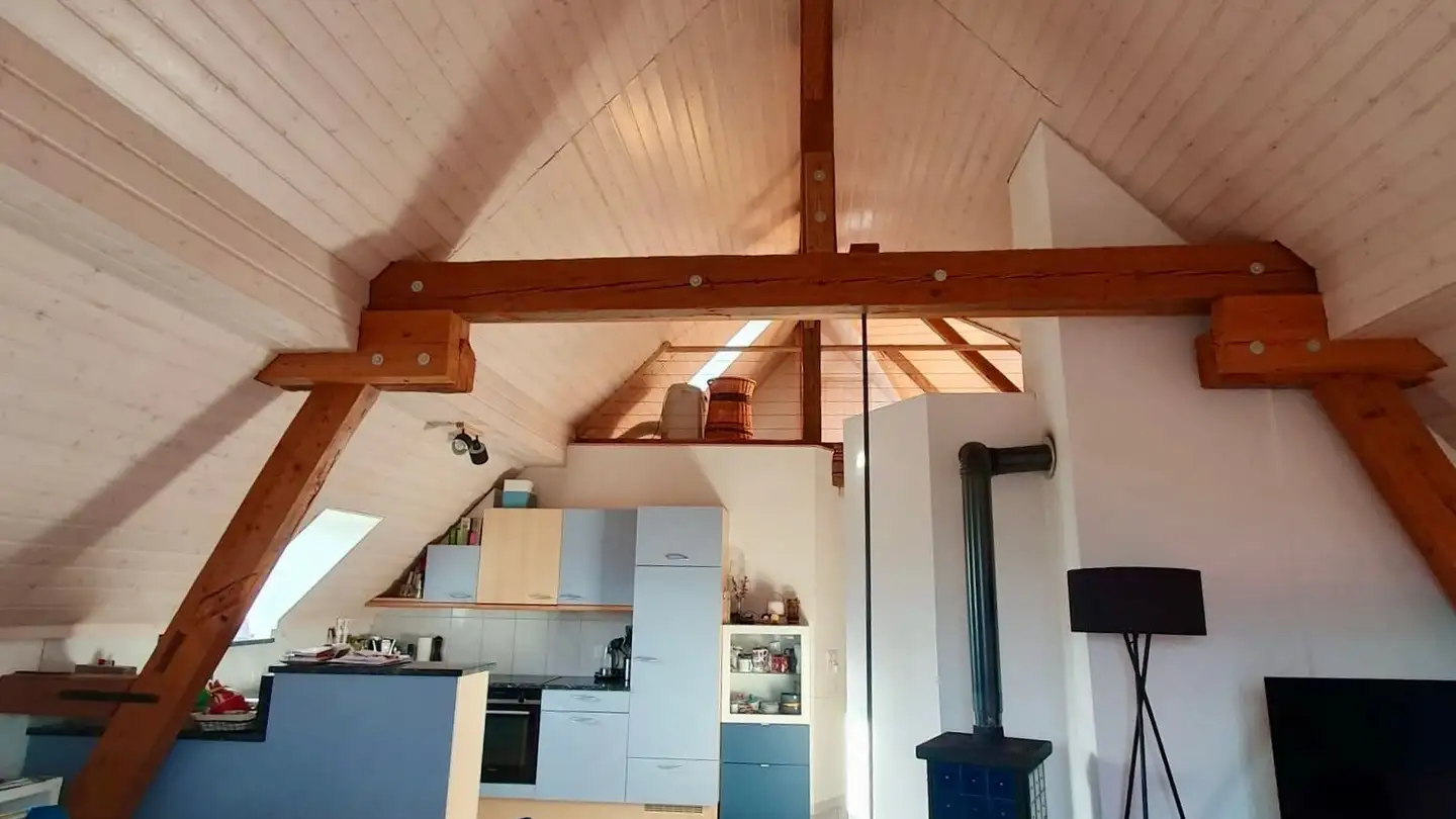 Attique à louer - Hauptstrasse 85, 1794 Salvenach