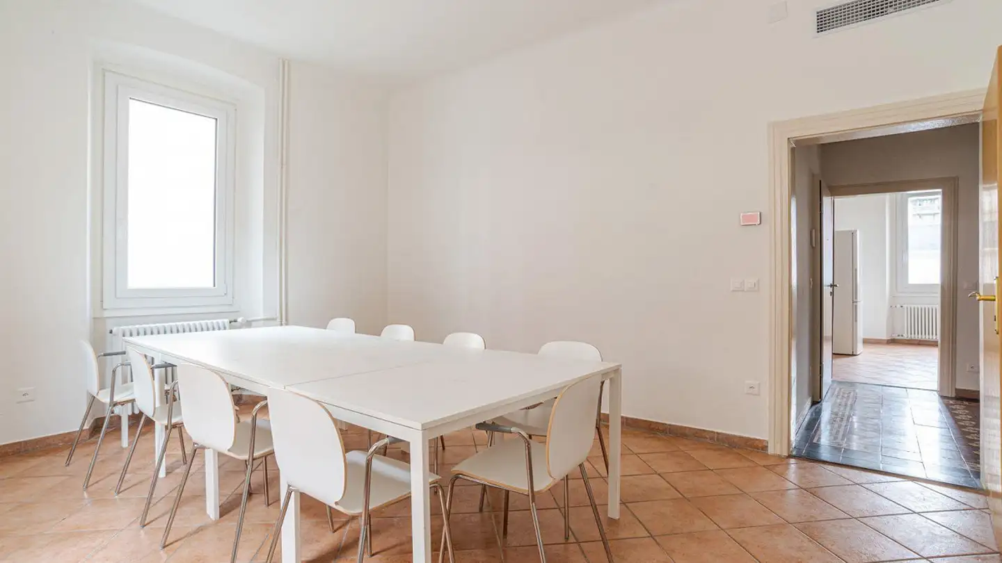 Bureau à louer - Via Luigi Lavizzari 3, 6830 Chiasso