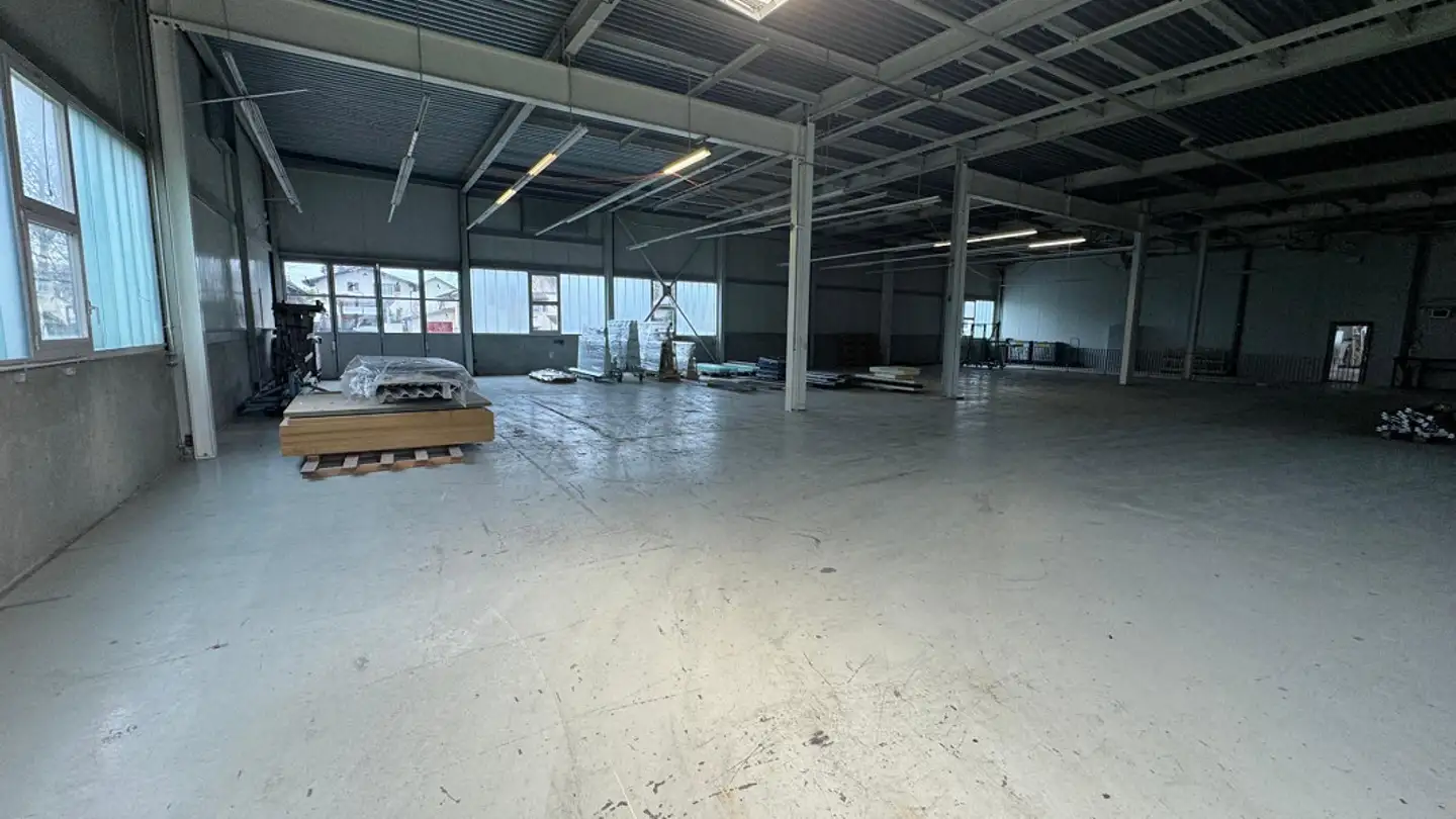 Commercial à louer - 3608 Thun - Photo 2