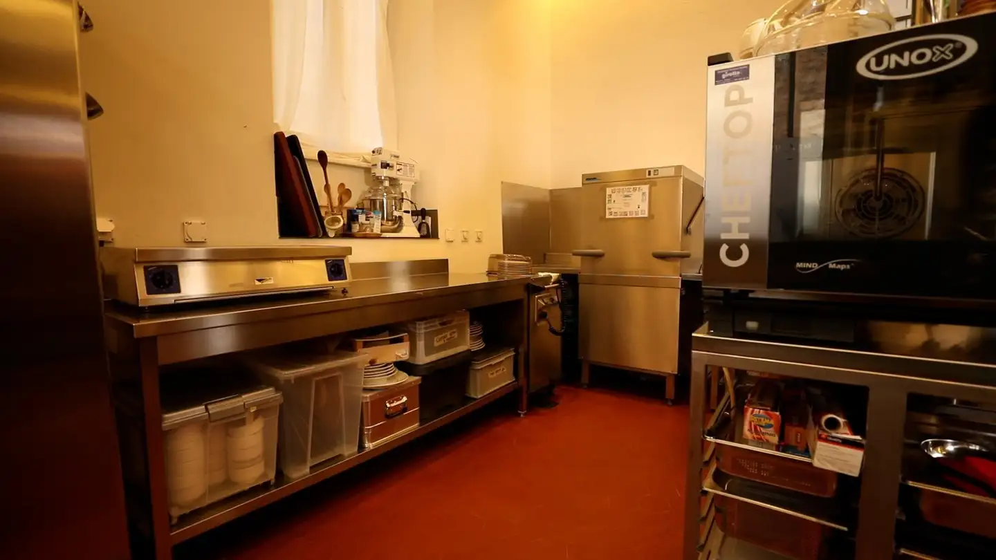 Commerciale in affitto - Piazza Grande 1, 6986 Curio - Photo 3