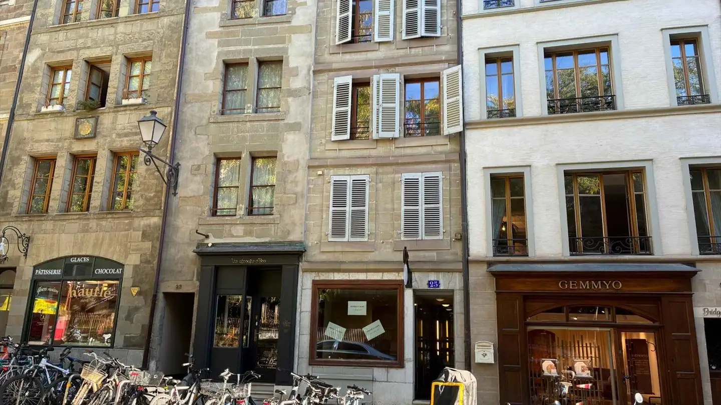 Arcade for rent - Place Du Bourg-De-Four 25, 1204 Genève