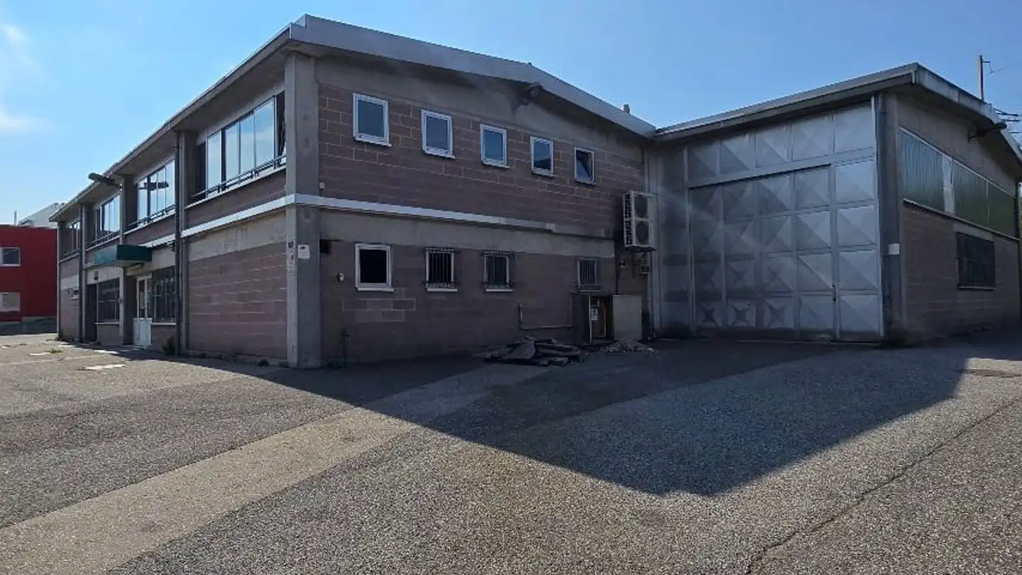Grande magazzino in affitto - Via Ponte Laveggio, 6853 Ligornetto - Photo 2