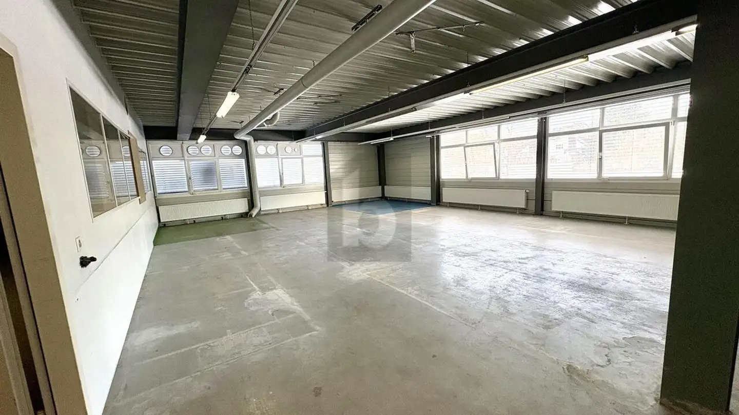 Industrieimmobilie mieten - 8630 Rüti ZH