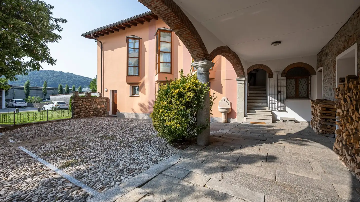 Wohnung kaufen - Via Cesarea, 6855 Stabio