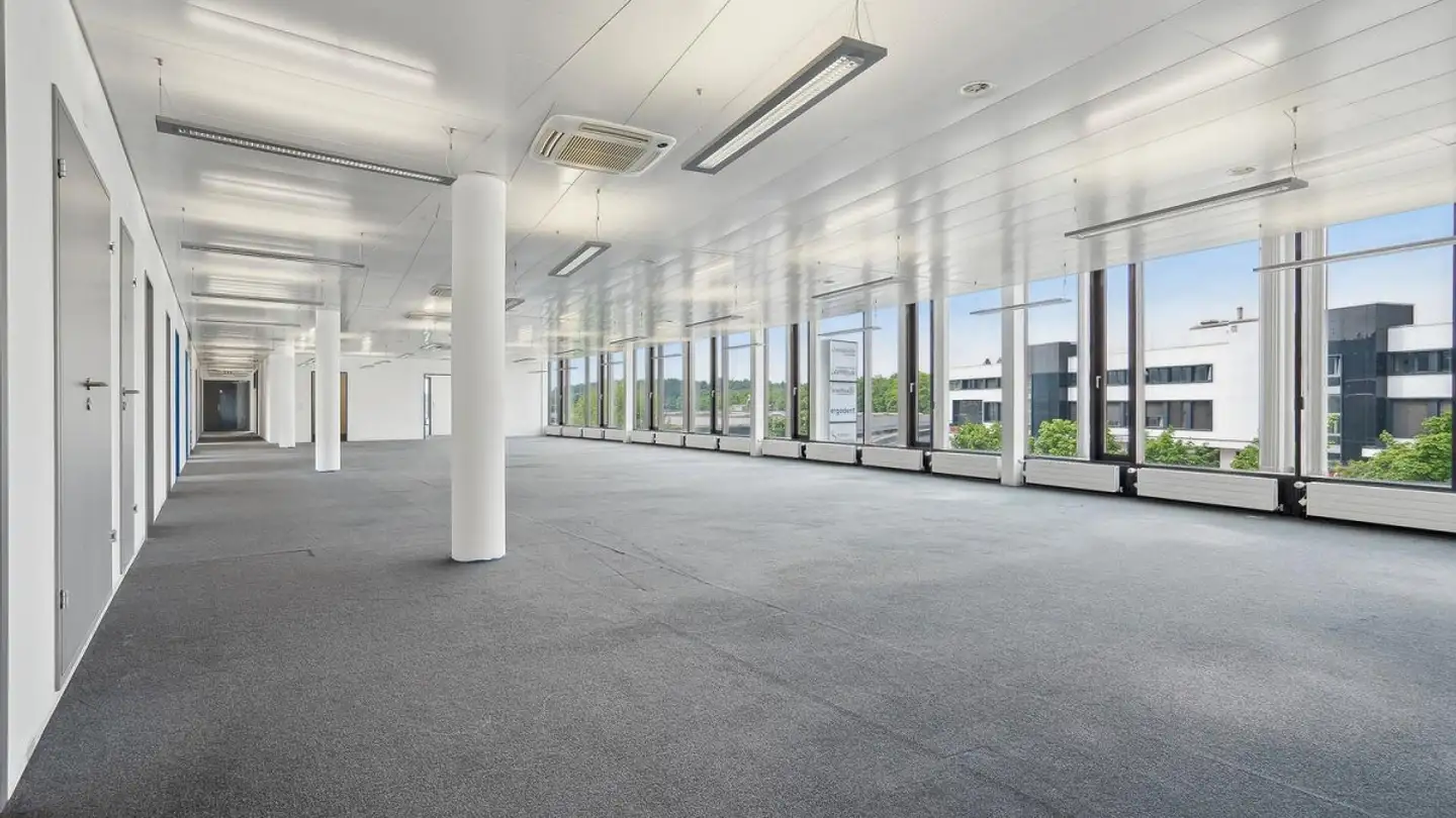 Spazio ufficio in affitto - Kasernenstrasse 1, 8184 Bachenbülach - Photo 3