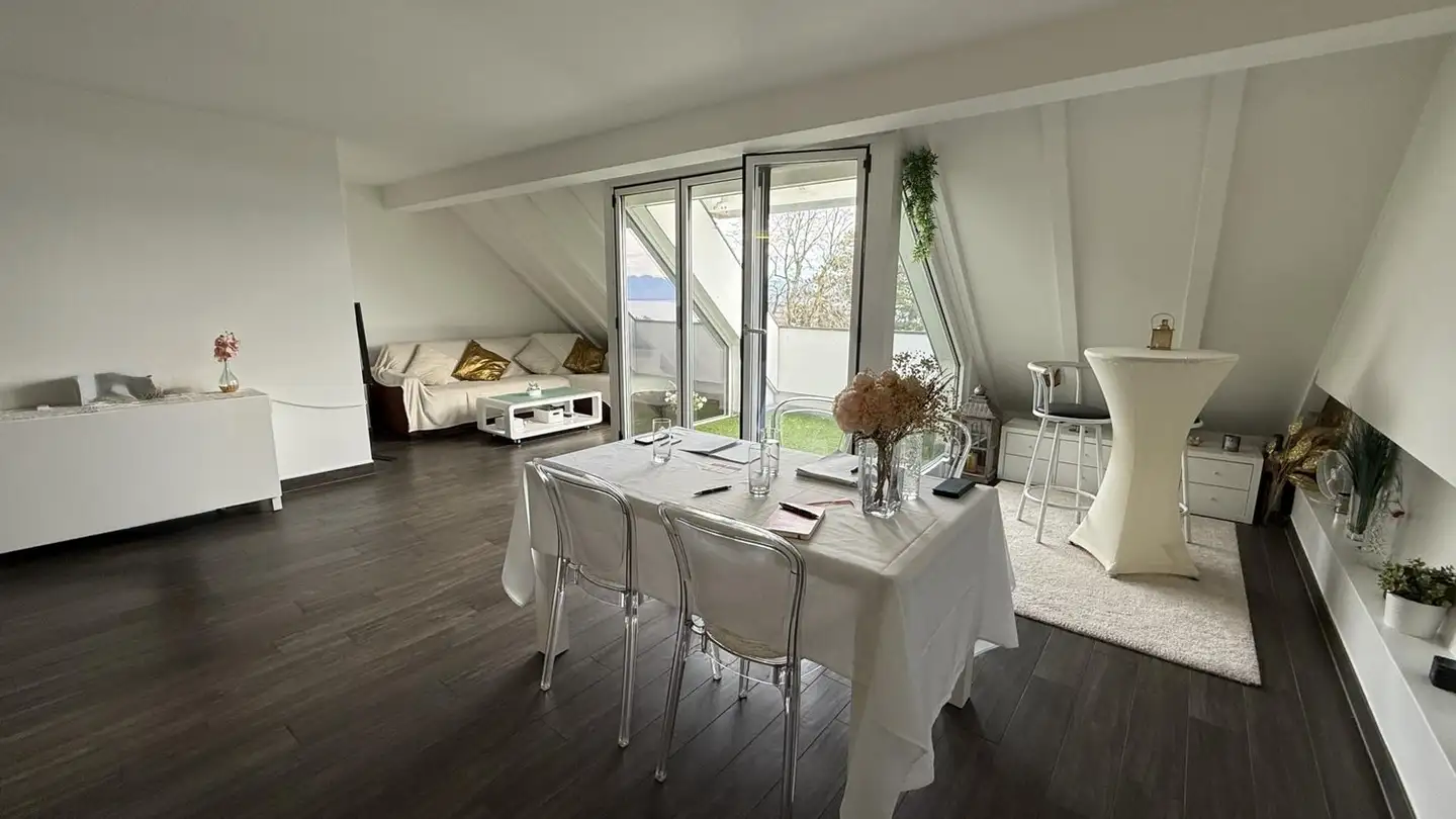 Attique à louer - Route du Village 25, 1112 Echichens