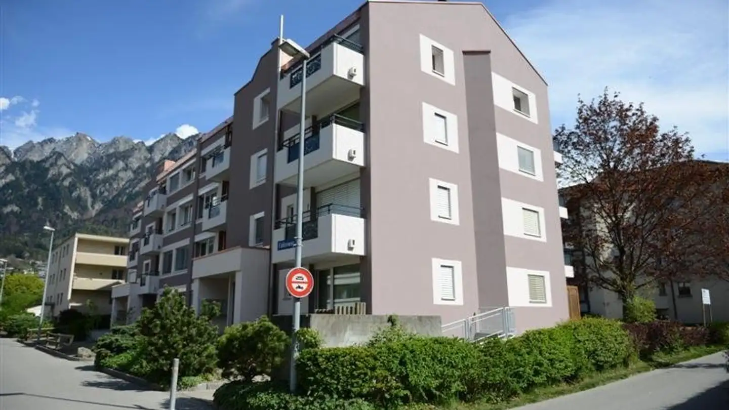 Place de parking extérieure à louer - Tittwiesenstrasse 40, 7000 Chur