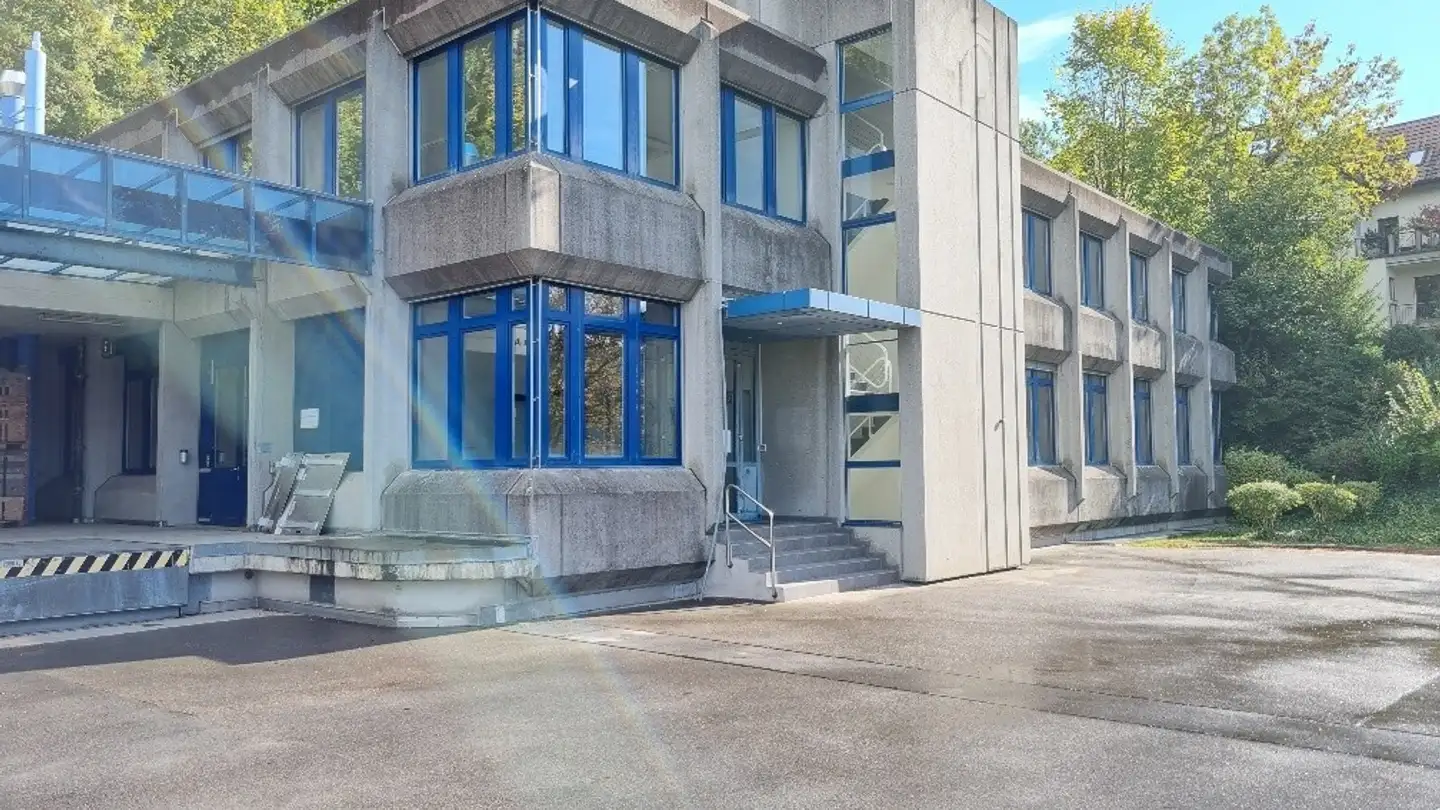 Office space for rent - Rainstrasse 5, 8143 Stallikon