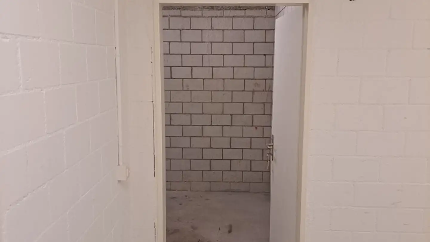 Hobby room for rent - Reinacherstrasse 3, 4106 Therwil