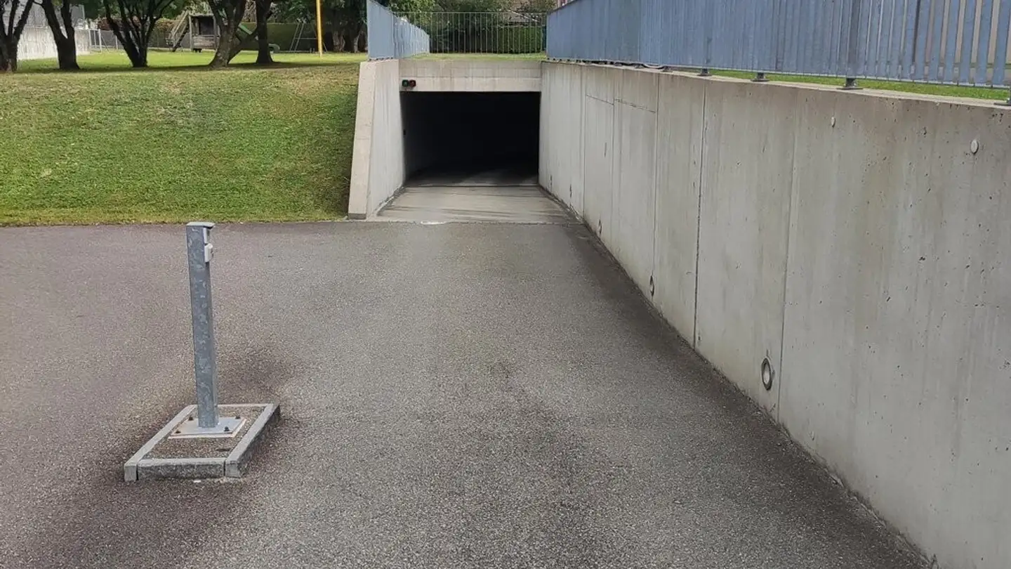Underground parking space for rent - Hohfurenstrasse, 8610 Uster - Photo 3