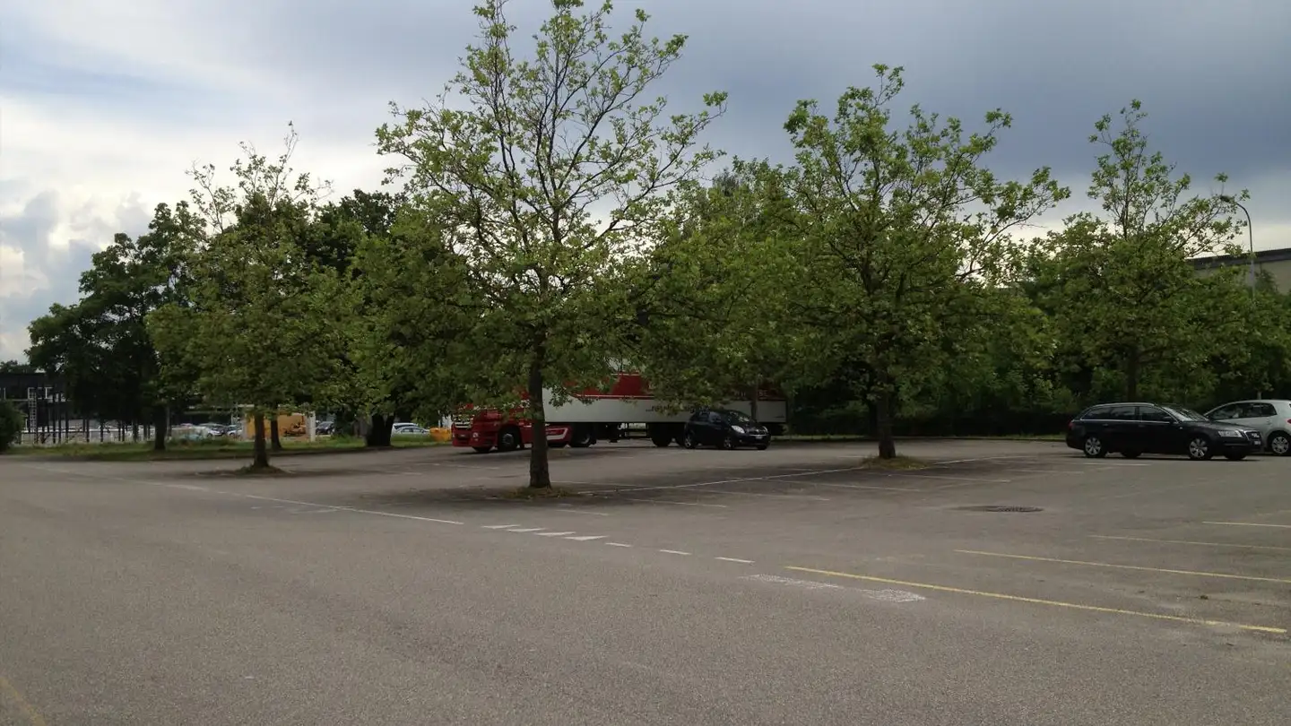 Outdoor parking space for rent - 4528 Zuchwil