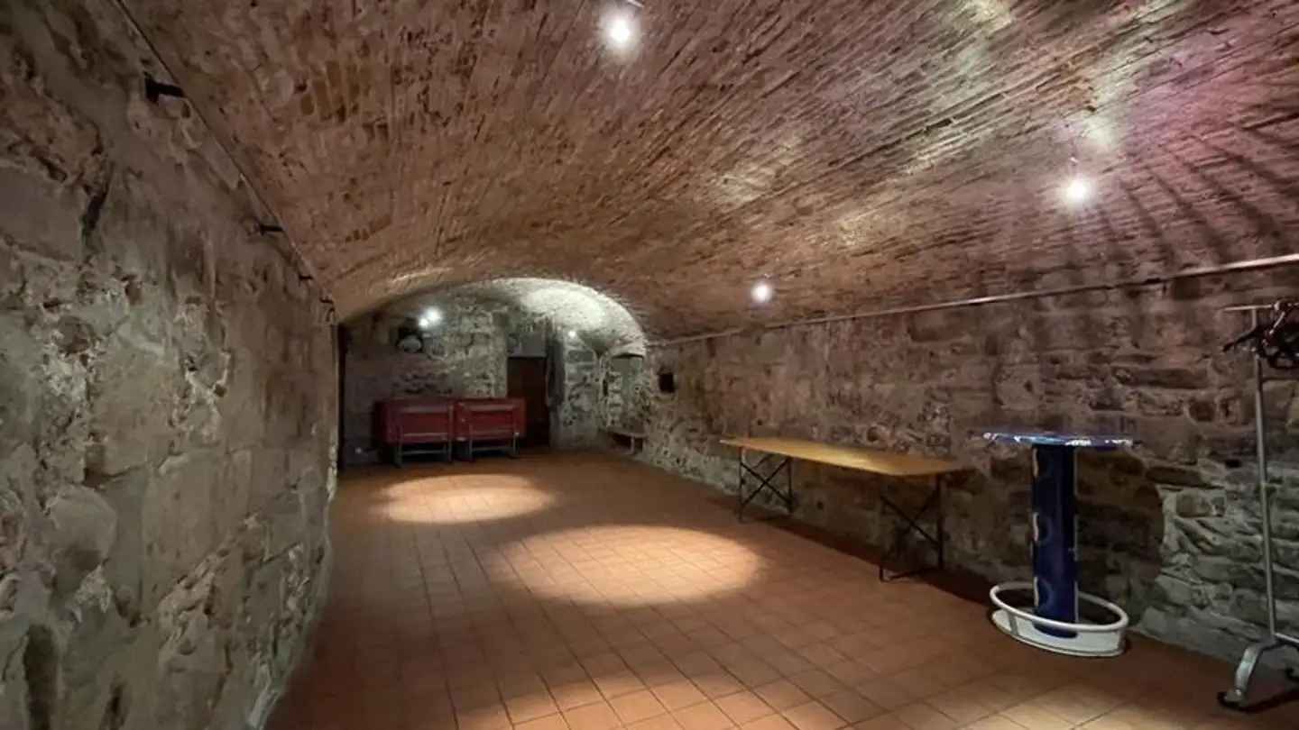 Edificio ad uso misto in affitto - Rue Porte-d'en-Bas 6, 1635 La Tour-de-Trême