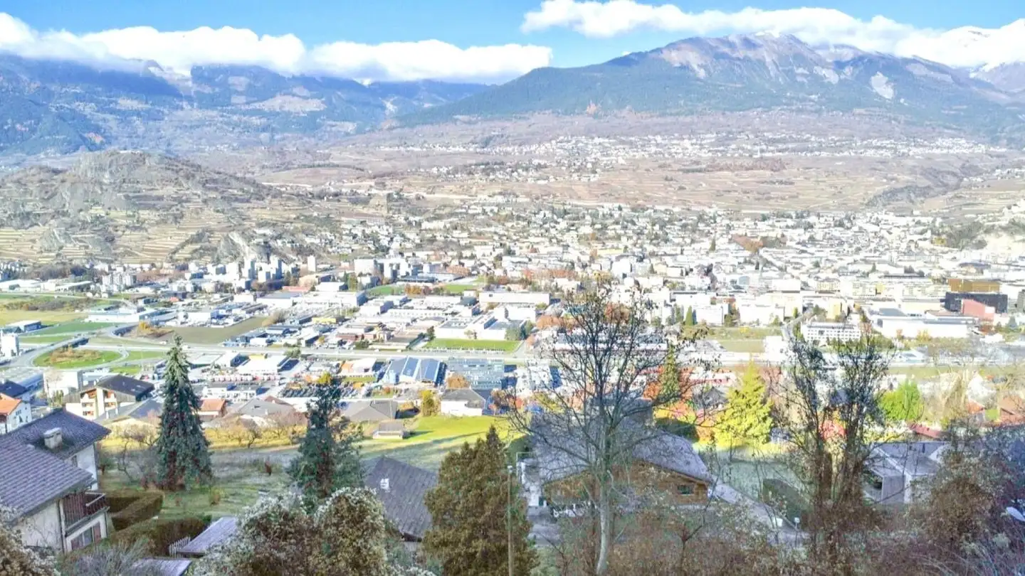 Terrain constructible à vendre - 1991 Salins