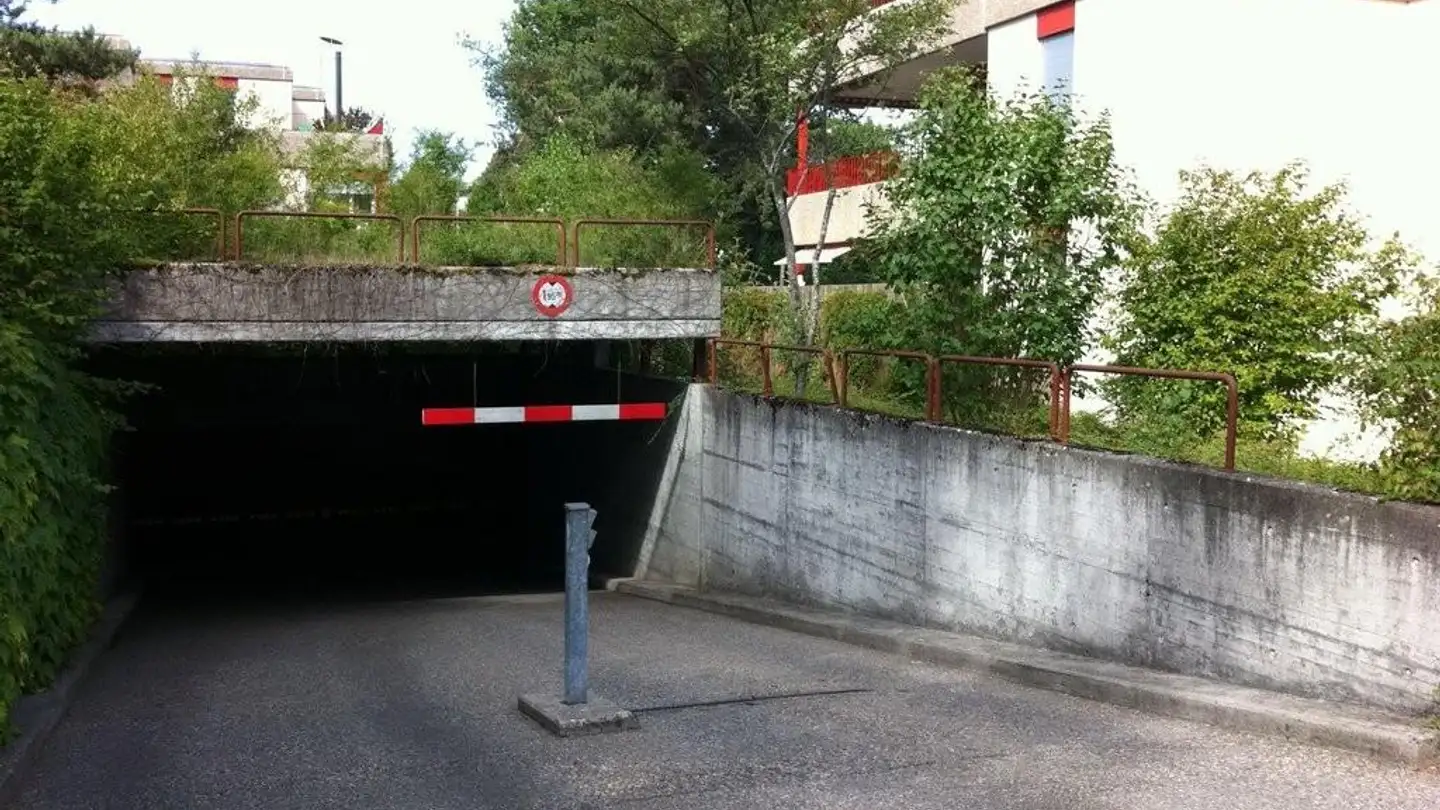 Tiefgaragenstellplatz mieten - Tulpenweg 4, 3250 Lyss