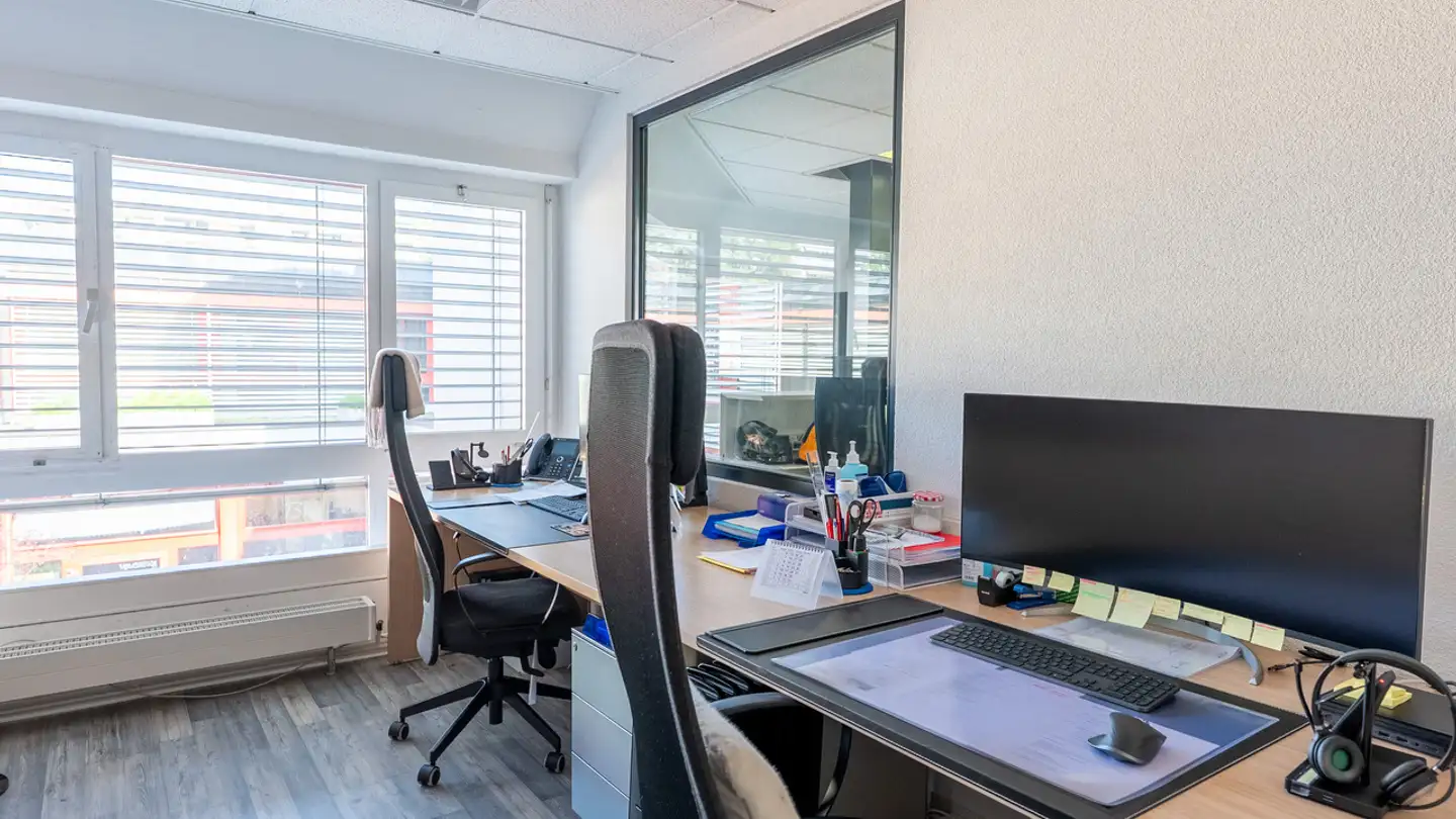 Bureau à louer - Rue Des Tuillières, 1196 Gland - Photo 2