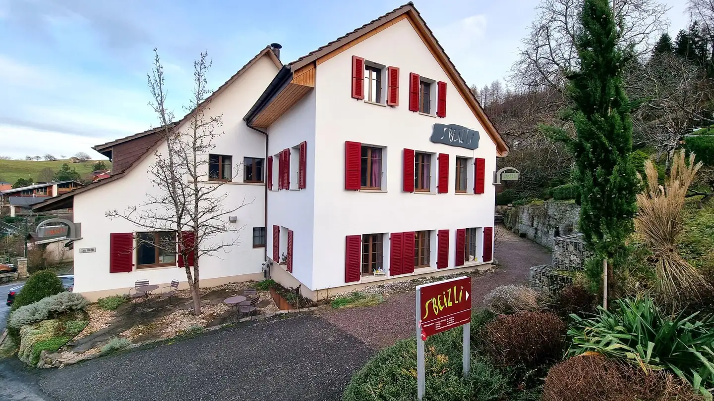 Mischgenutztes Gebäude kaufen - Im Höfli 2, 4453 Nusshof