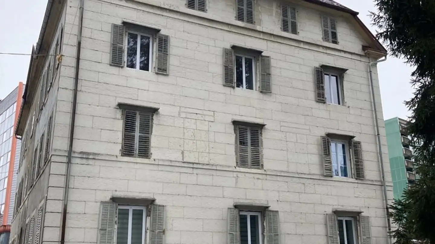 Outdoor parking space for rent - 2400 Le Locle