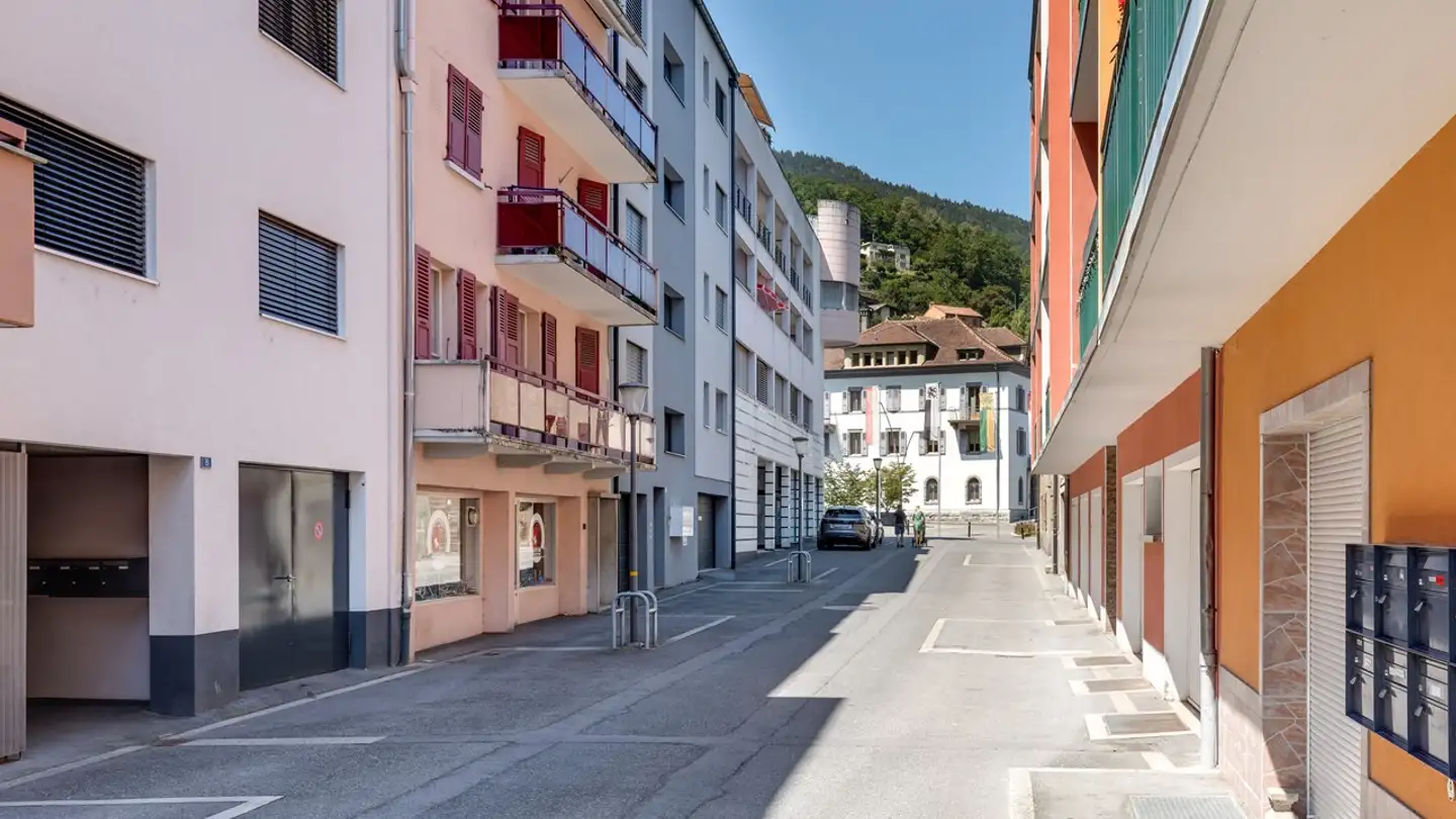 Mixed-use building for sale - 1870 Monthey