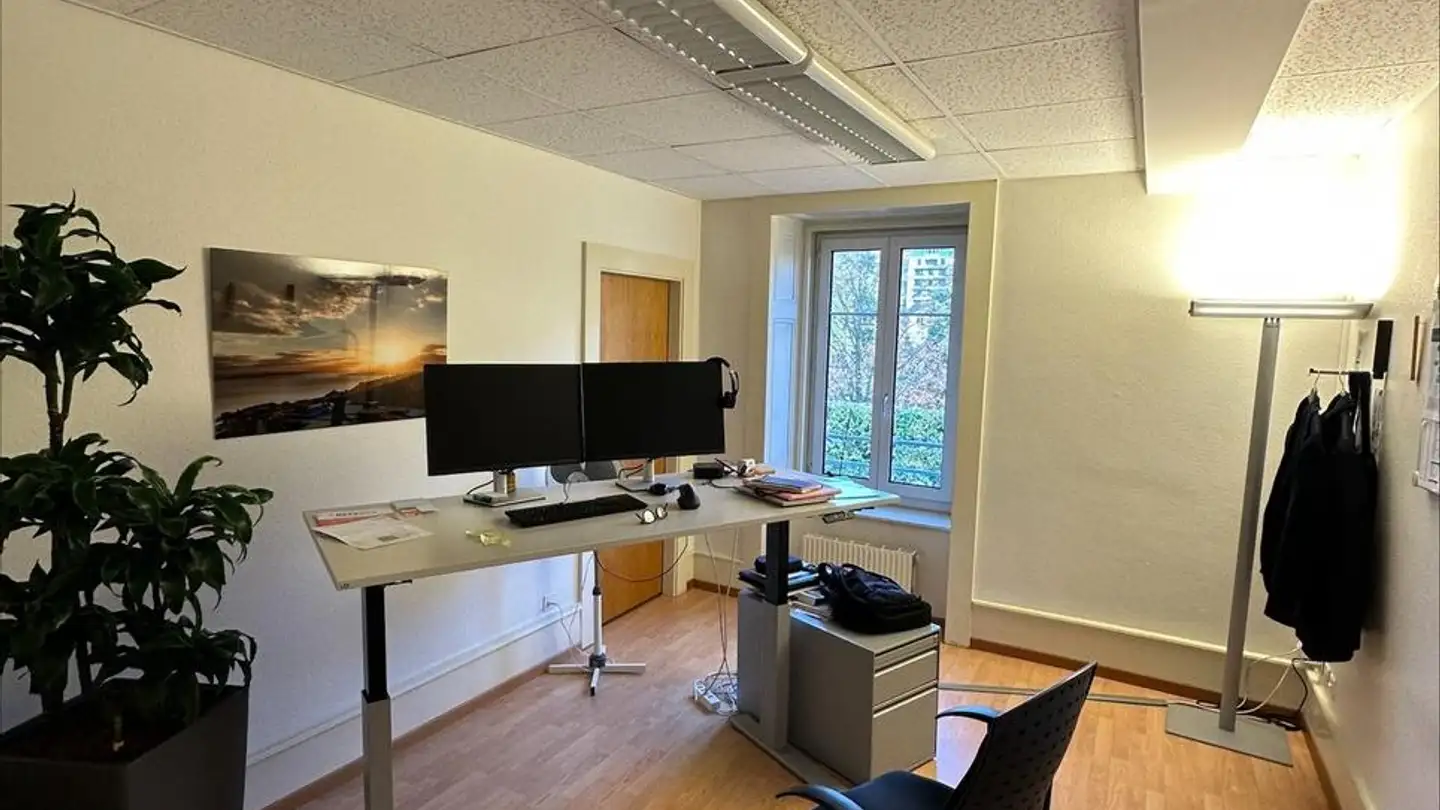 Commercial for rent - Rue J.-L.-Pourtalès 1, 2000 Neuchâtel