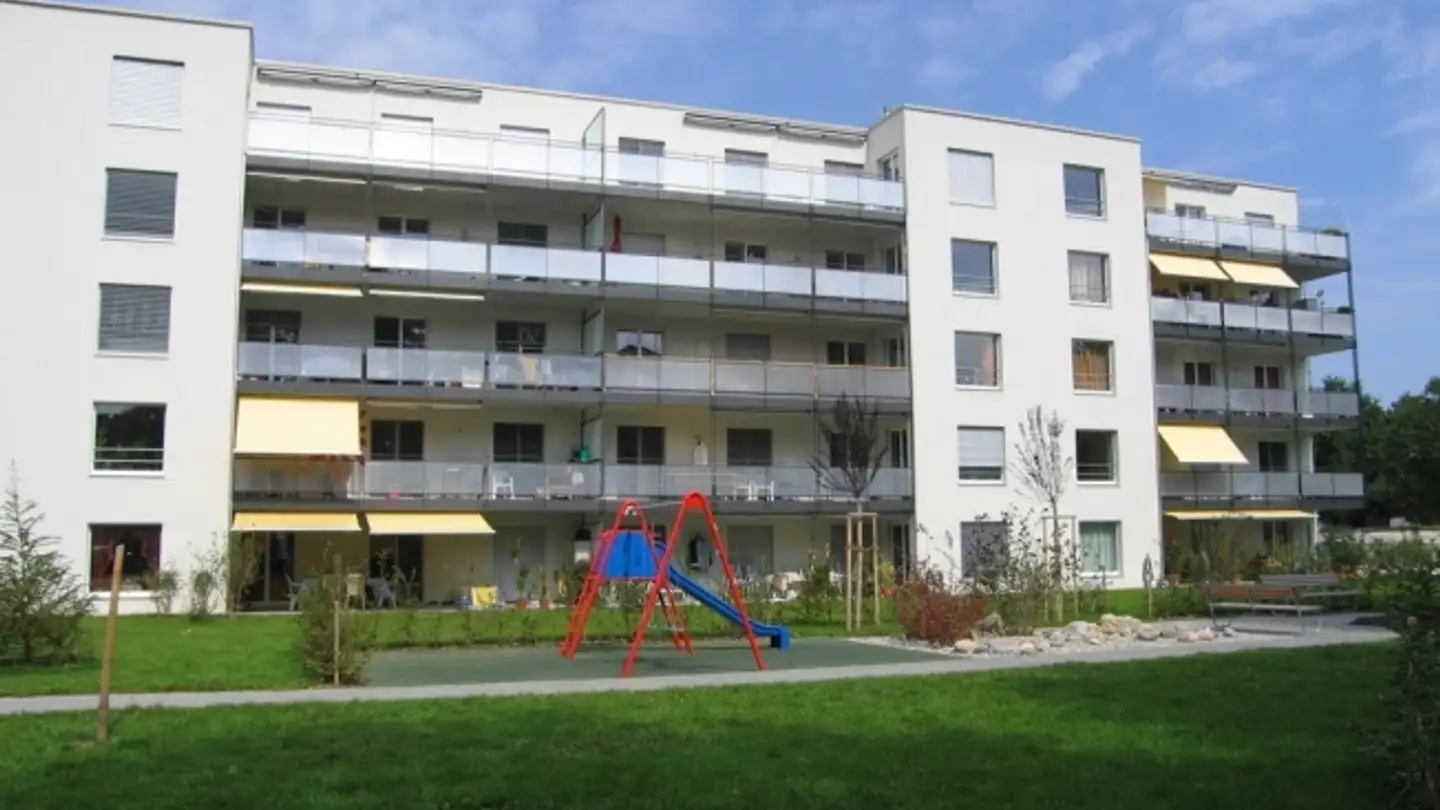 Indoor motorbike parking space for rent - Holzlegistrasse 47, 8408 Winterthur