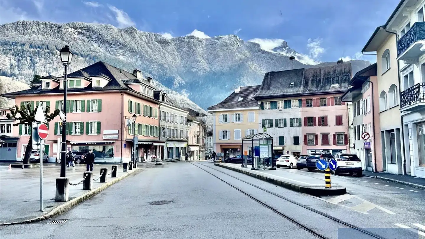 Mixed-use building for sale - 1880 Bex